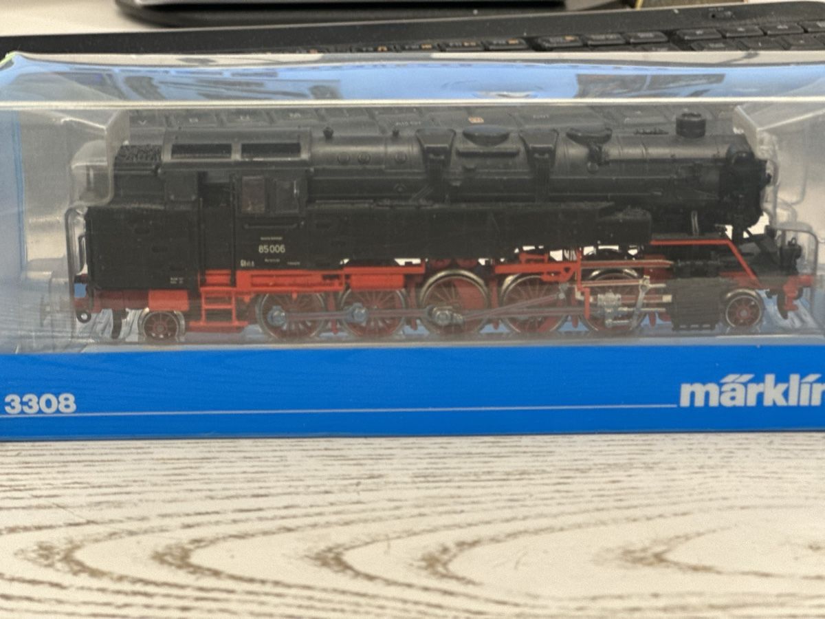 Märklin Modellini di ferrovie: Märklin 3308 DB BR 85 Tenderlok – Usato da Lupsingen venduto da New-Haven 7