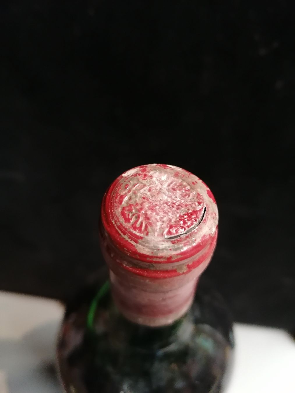 Vino: Ancienne bouteille de vin rouge  🍷 – Nuovo (secondo la descrizione) da Genève venduto da Leboucheoreilles 2