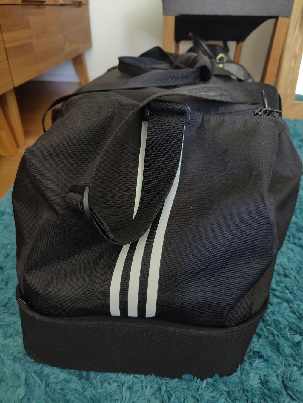 Adidas Taschen: Adidas Sporttasche XXL – Gebraucht aus Adliswil von tan_mpy7 1