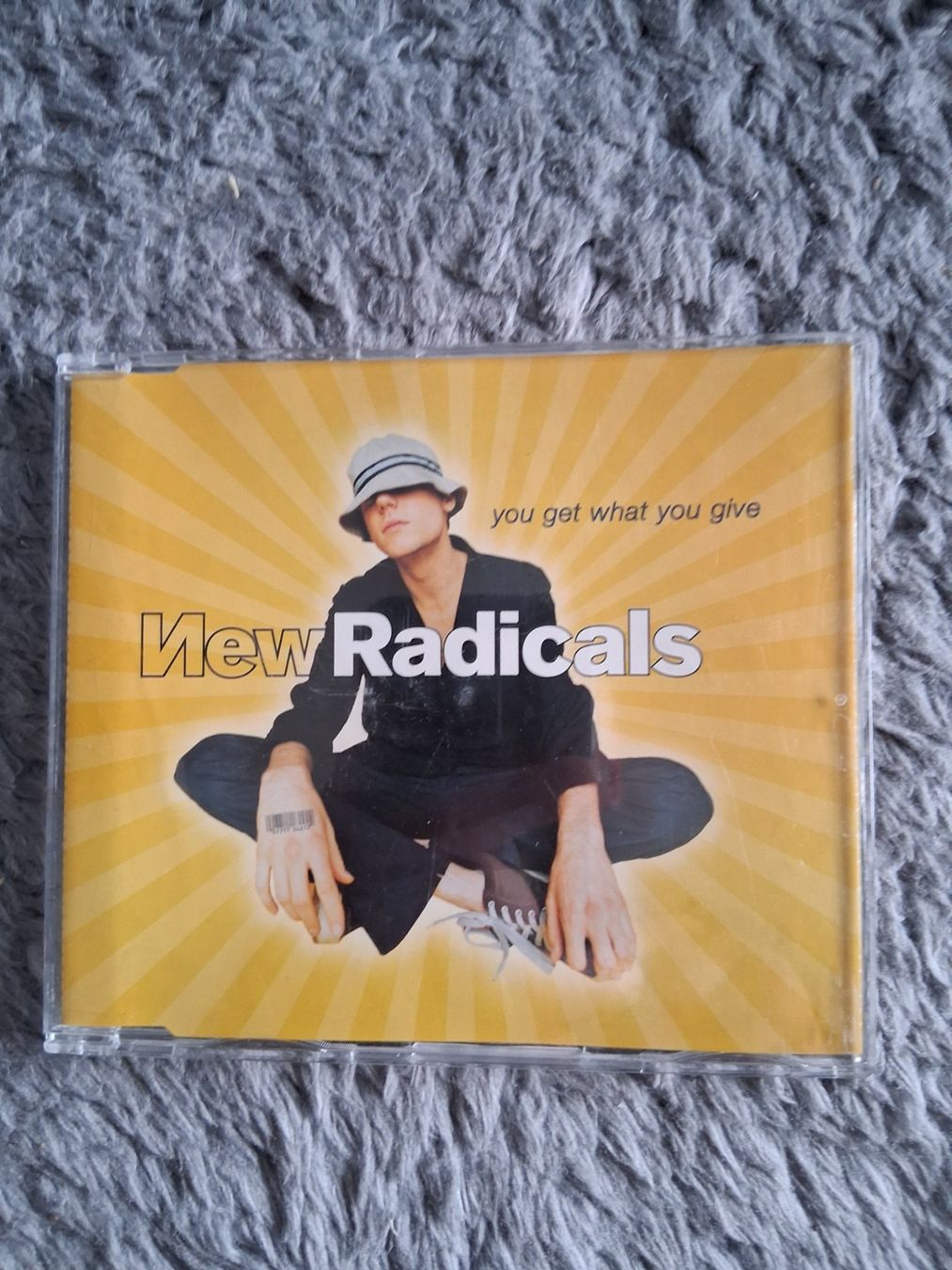 CDs: NEW RADICALS     YOU GET EHAT YOU GIVE     CD SINGLE – Gebraucht aus Wetzikon ZH von Ramones01