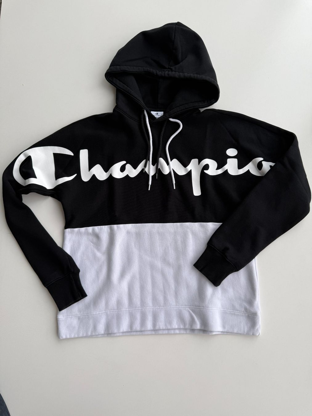 Champion Pullover & Sweatshirts: Champion Kapuzenpullover, Grösse M, Schwarz-Weiss, Top! – Neu (gemäss Beschreibung) aus Flawil von knallfix69