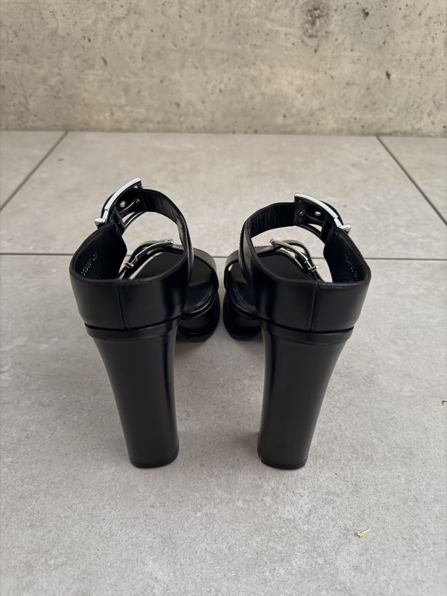 Alexander Mcqueen Damenschuhe: Alexander McQueen Plateau-Pantoletten – Gebraucht aus Mägenwil von 50luda 2