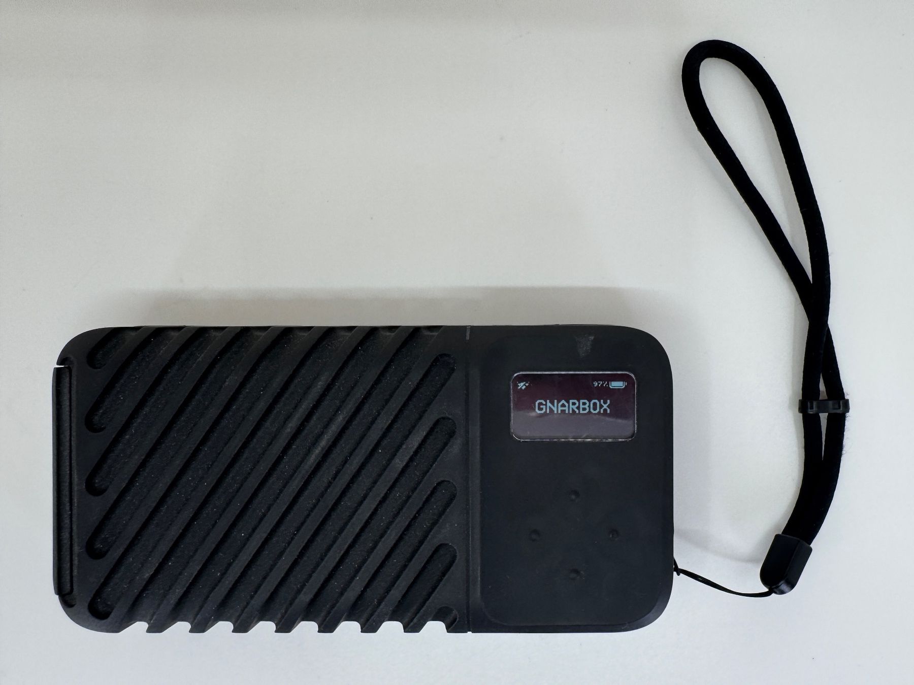 Dischi rigidi: Gnarbox 2.0 SSD 1TB - Robuste Mobile Datensicherung – Usato da Zürich venduto da hansUeli99 4