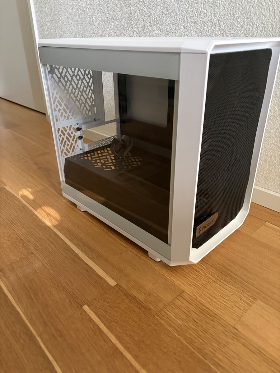 Fractal Custodie: Fractal Design Meshify Nano 2 Weiss – Usato da Basel venduto da Mr.Krabs1990