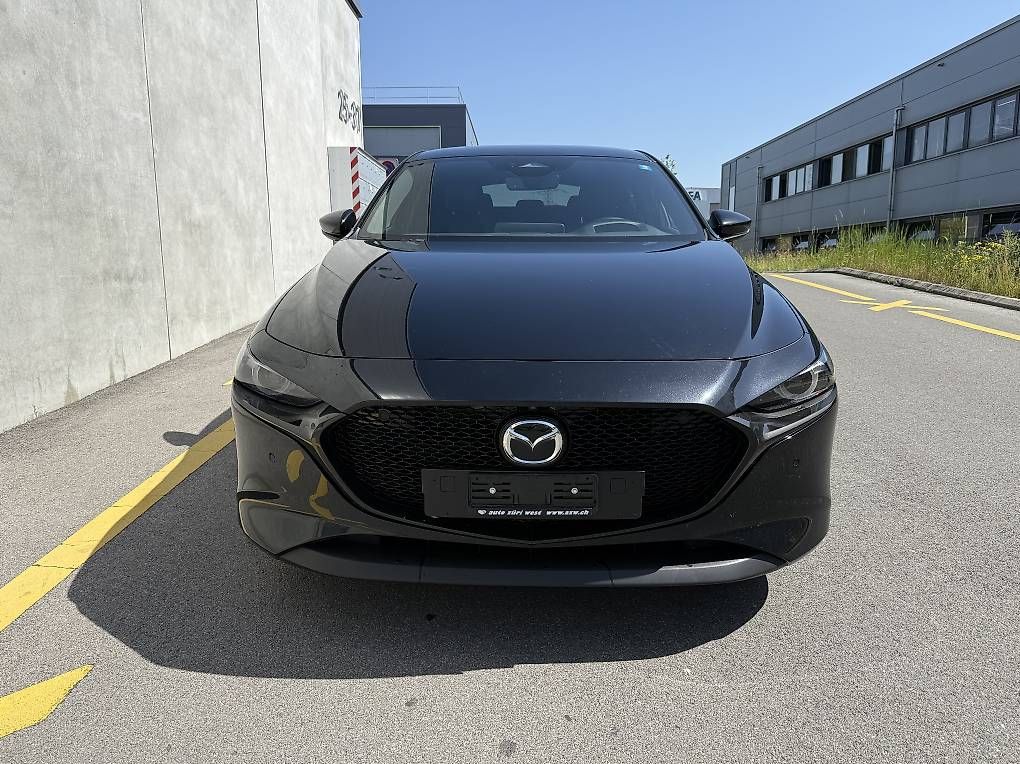 Automobili: Mazda 3 Jet Black 2023 – Usato da Lausanne venduto da fla_98vr