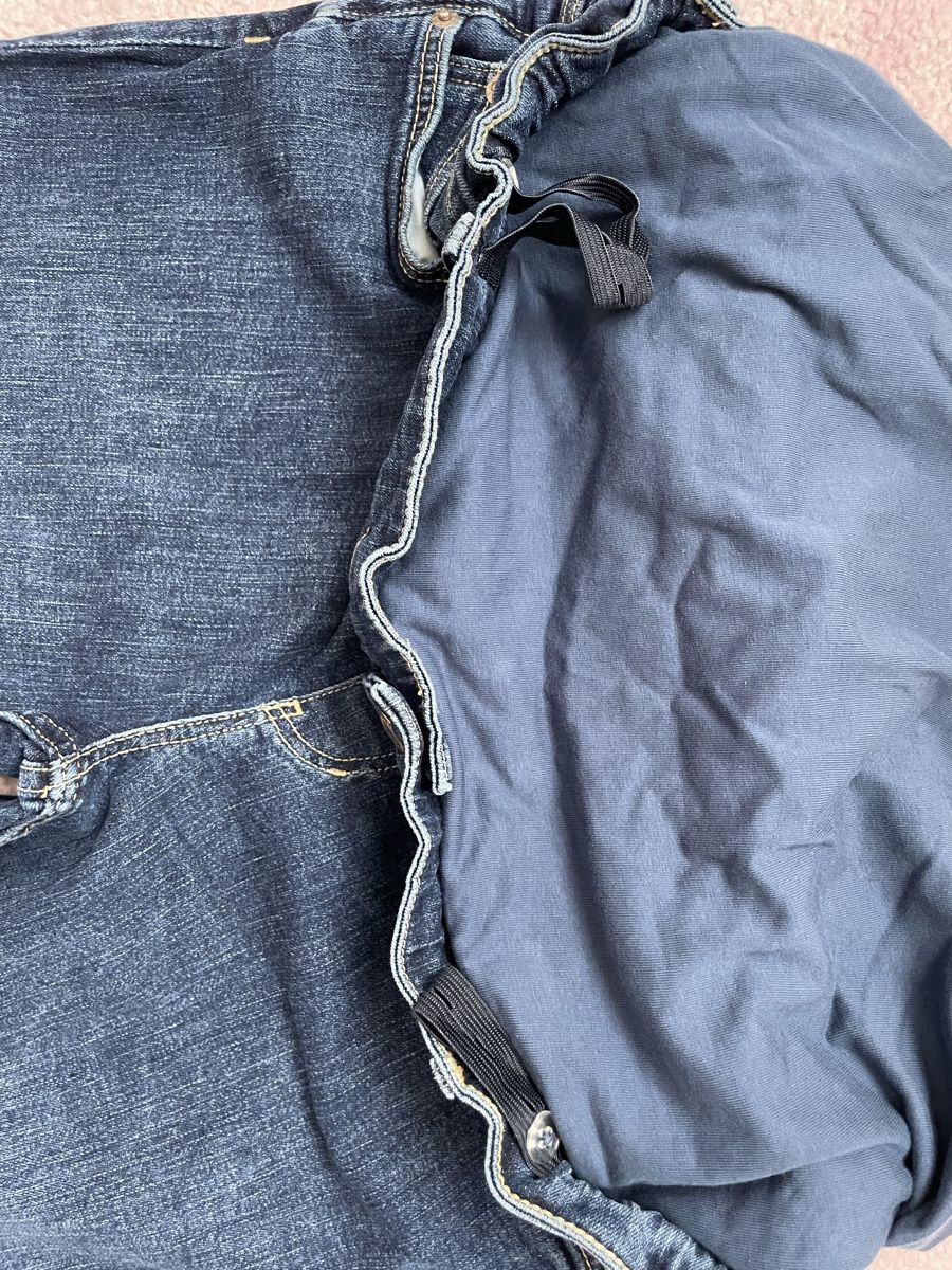 C&A Jeans: Jean grossesse C&A Mama bleu taille 42/44 – Nuovo (secondo la descrizione) da Versoix venduto da Pti-pois 2