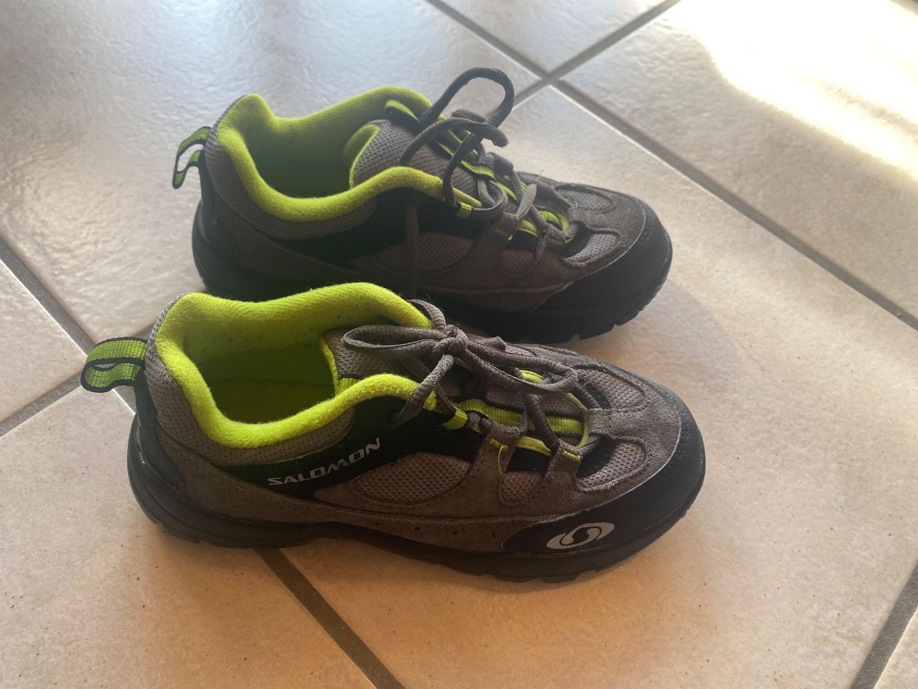Scarpe da uomo: Outdoorschuhe 34 Salomon – Usato da Orpund venduto da Mary8972 8