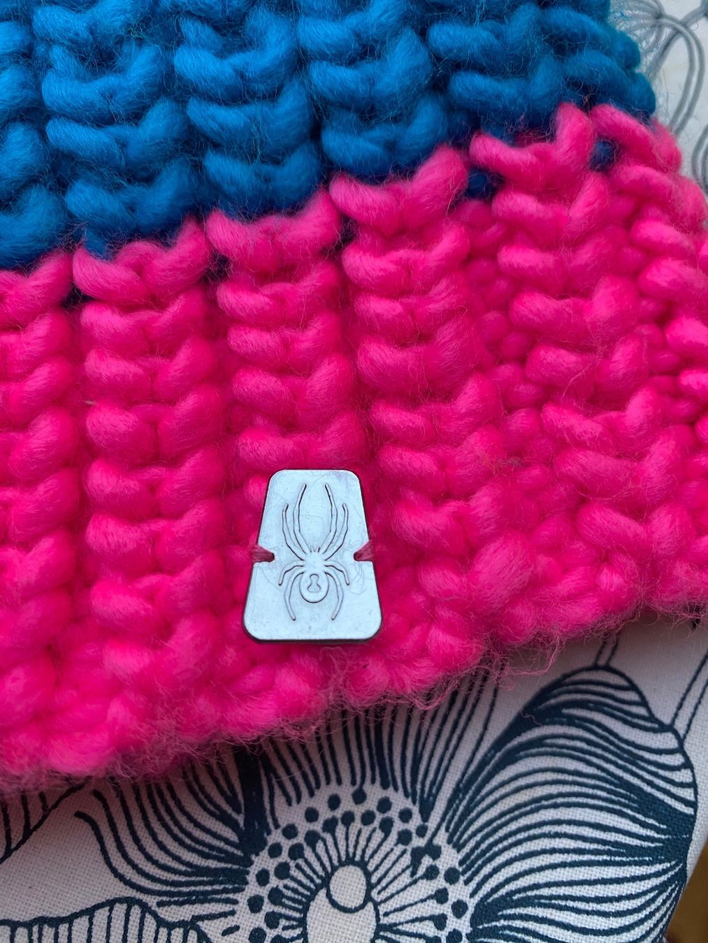 Altro abbigliamento per bambino: Bonnet pour fille Spyder – Nuovo (secondo la descrizione) da Savagnier venduto da Pivovar2 1
