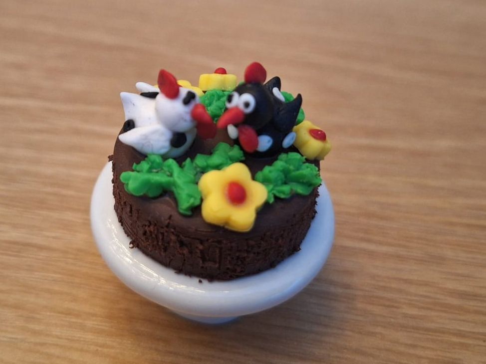 Case e mobili per bambole: Handmade Hühner Torte mit Tortenplatte – Nuovo (secondo la descrizione) da Zürich venduto da HandmadeTinyFood 4
