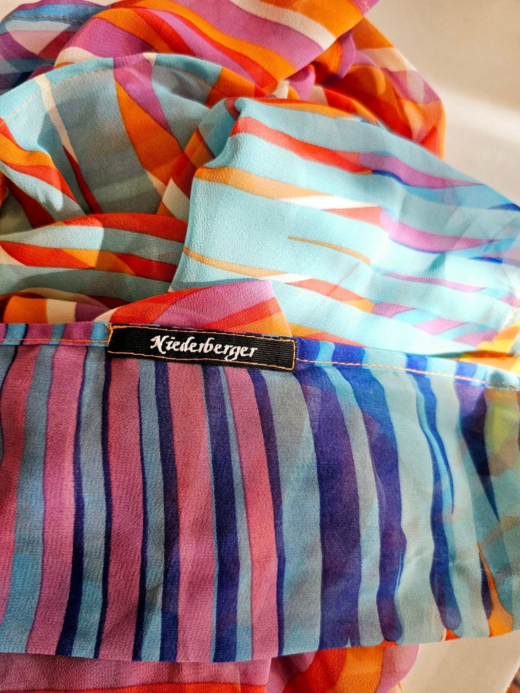 Foulards, Tücher & Schals: Niederberger Schal / Tuch - bunt gemustert – Gebraucht aus Füllinsdorf von Sunnebliemli7 2