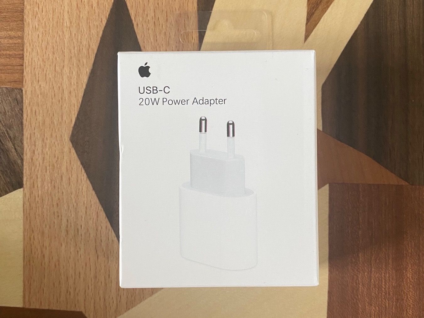 Apple Caricabatterie: Apple USB-C Power Adapter 20 W, Fast Charge, Power Delivery – Nuovo e nell'imballaggio originale da Lausanne venduto da PANDA7