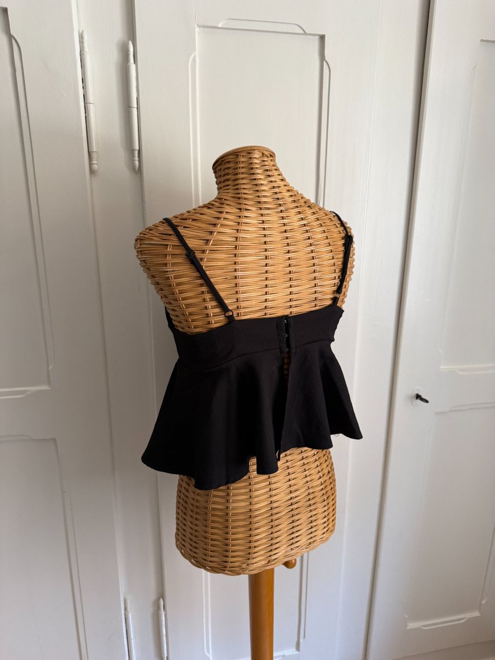 H&M Top: Schösschen Top schwarz 40 – Usato da Zürich venduto da Diazaio 2
