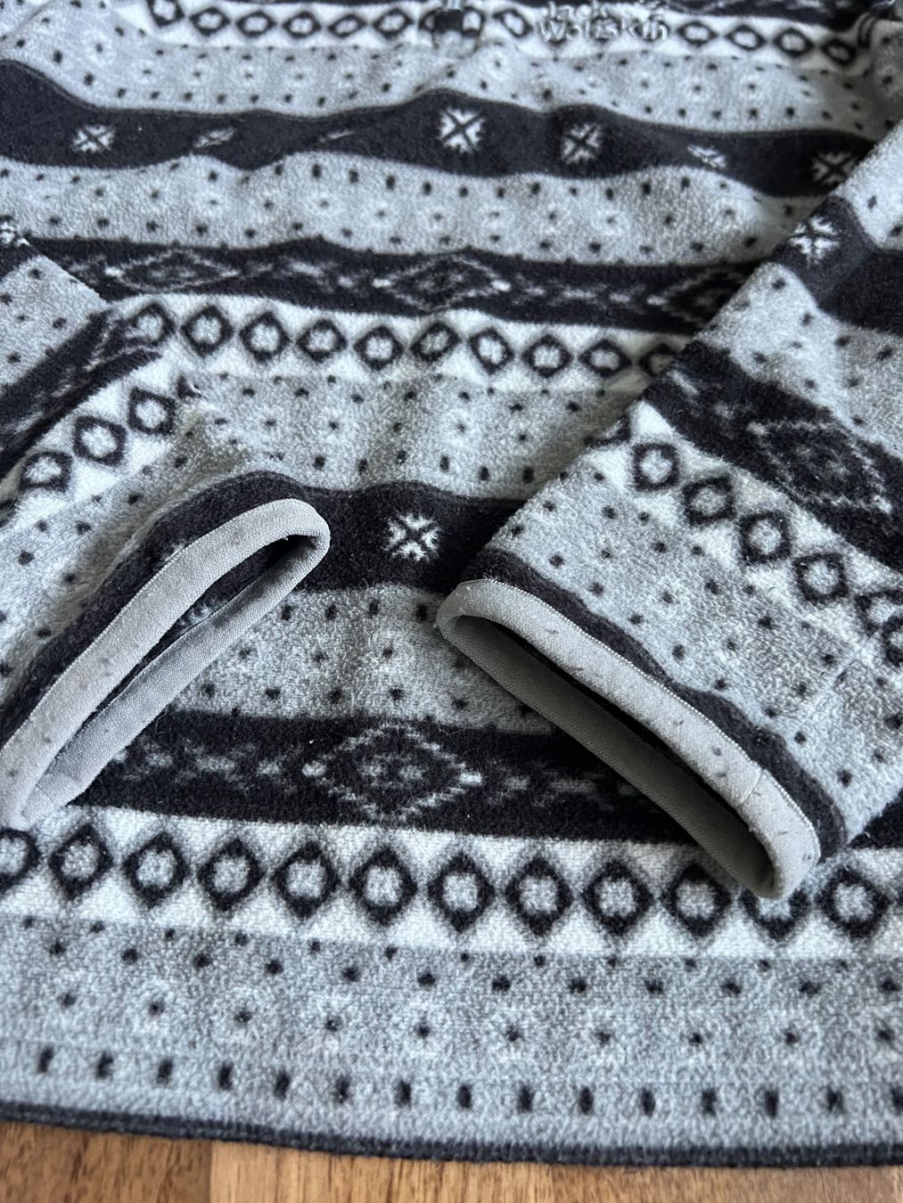 Jack Wolfskin Maglioni & Felpe: Jack Wolfskin Fleece-Pulli, 128 – Usato da Jona venduto da Sariksa 3