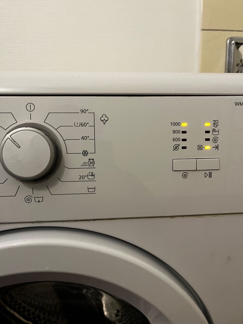 Lavatrici: Lave-linge gratuit – Usato da Lausanne venduto da dor_5b6w 1