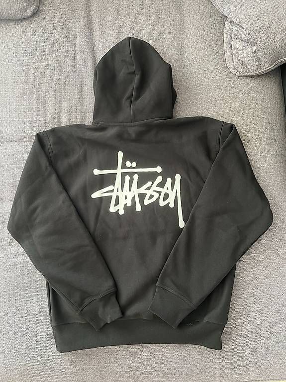 Maglioni & Felpe: Stüssy Hoodie Basic Schwarz L NEU – Usato da Lufingen venduto da luc_g6rv 1