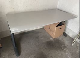 Verstellbarer 160x80cm  Schreibtisch, ideal fürs Homeoffice!