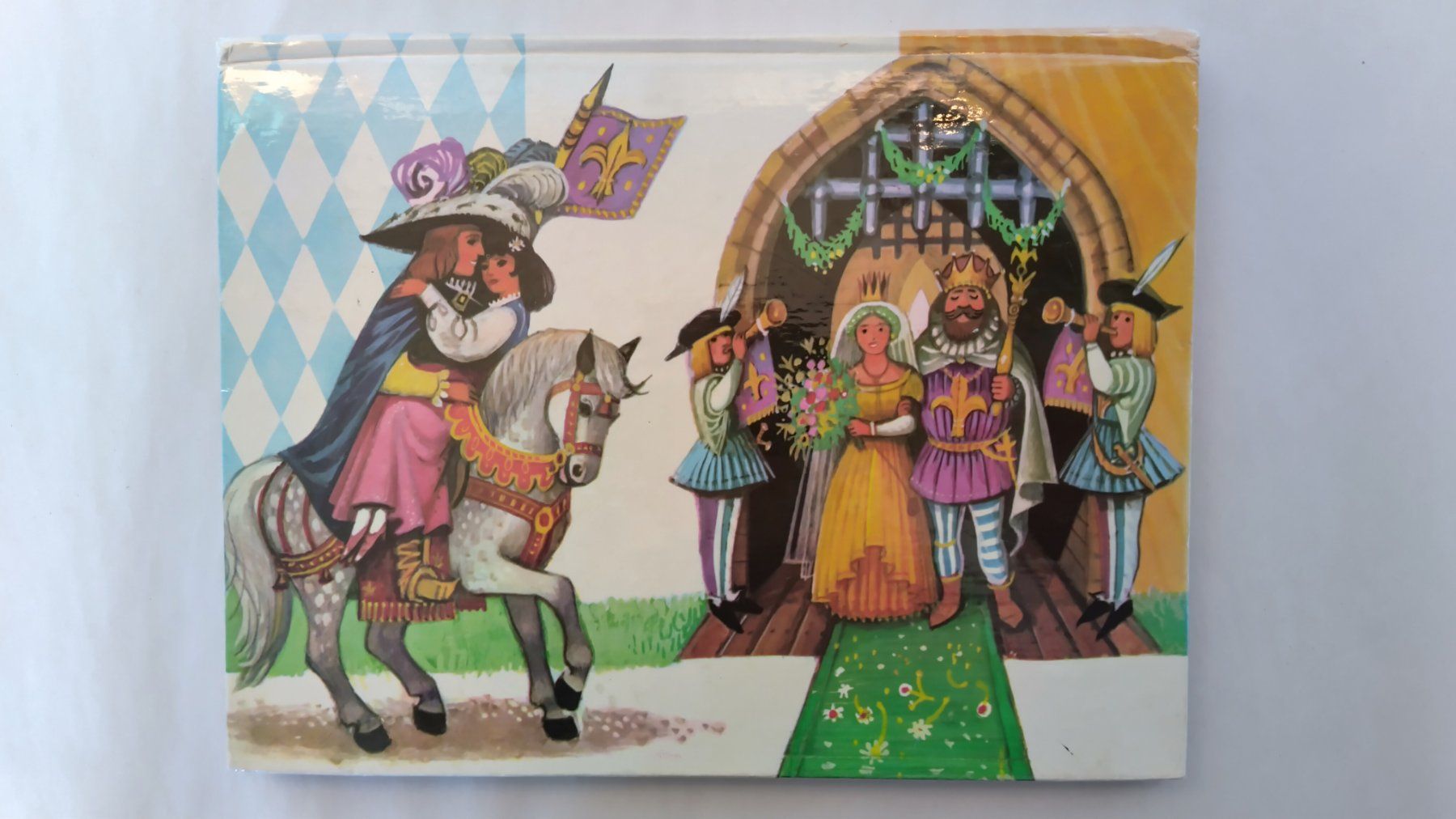 Libri: Kubasta Pop-Up Buch 1983 / Schneewittchen ab Fr. 18       .- – Usato da Bellach venduto da JingleJerry 8