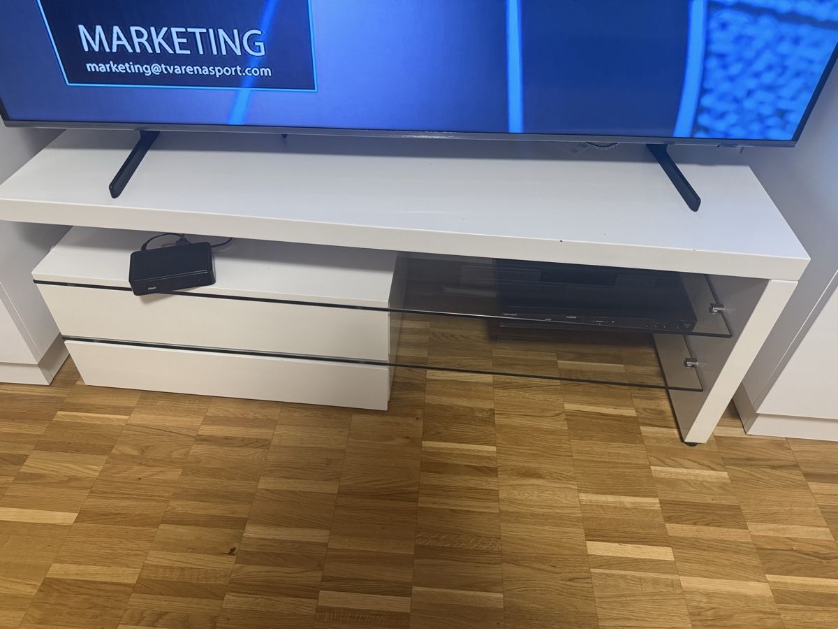 Mobili TV: Wohnzimmer Wohnwand – Usato da Uerikon venduto da kur_2j2h 1