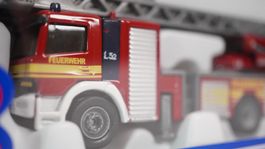 c1 Siku 1841 Feuerwehr-Drehleiter