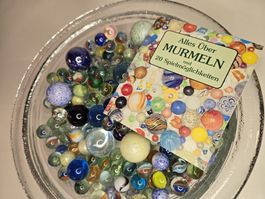Bunte Murmelsammlung + Heft "Alles über Murmeln"
