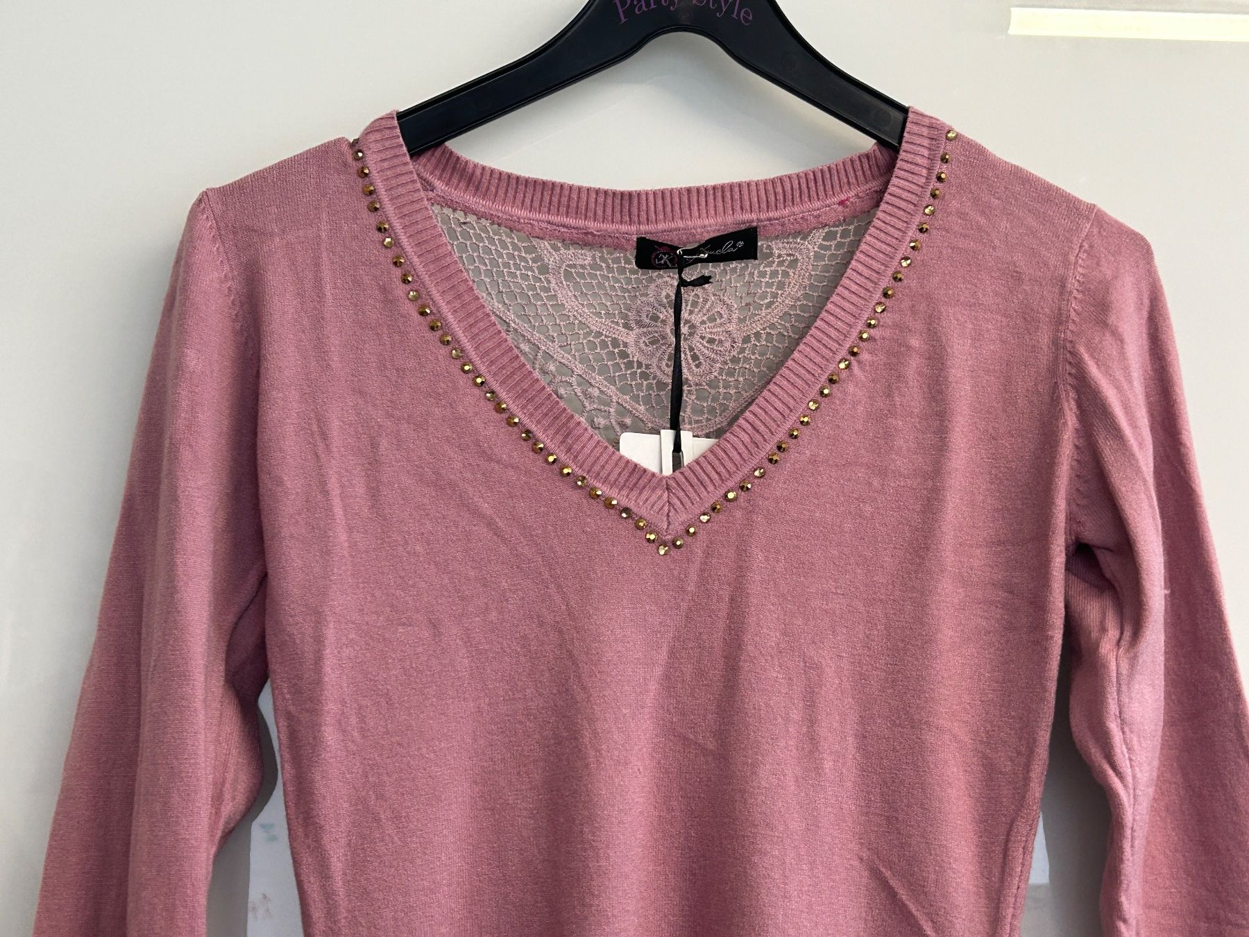 Maglioni & Felpe: Pullover Lang Spitze Strass Figurbetont 1 Size Neu – Nuovo e nell'imballaggio originale da Regensdorf venduto da Spyke55 1