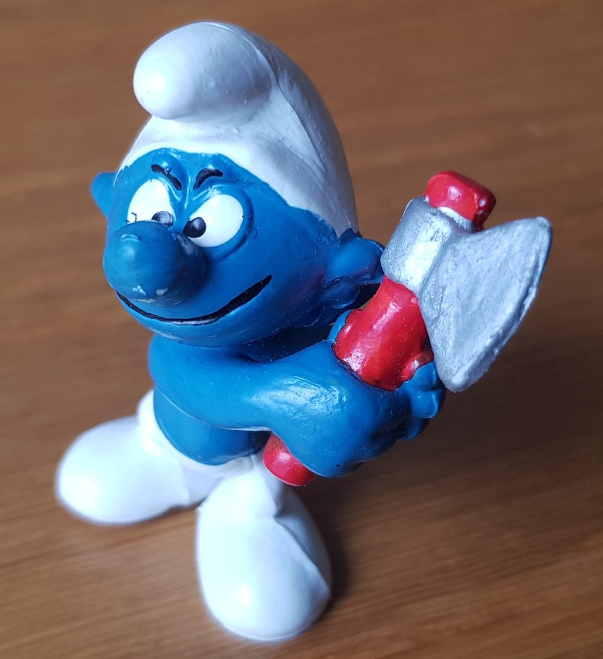 Bullyland Giocattoli: Bully-Spielfigur: Schlumpf mit Axt – Usato da Schaffhausen venduto da asyouwestley
