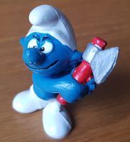 Bully-Spielfigur: Schlumpf mit Axt
