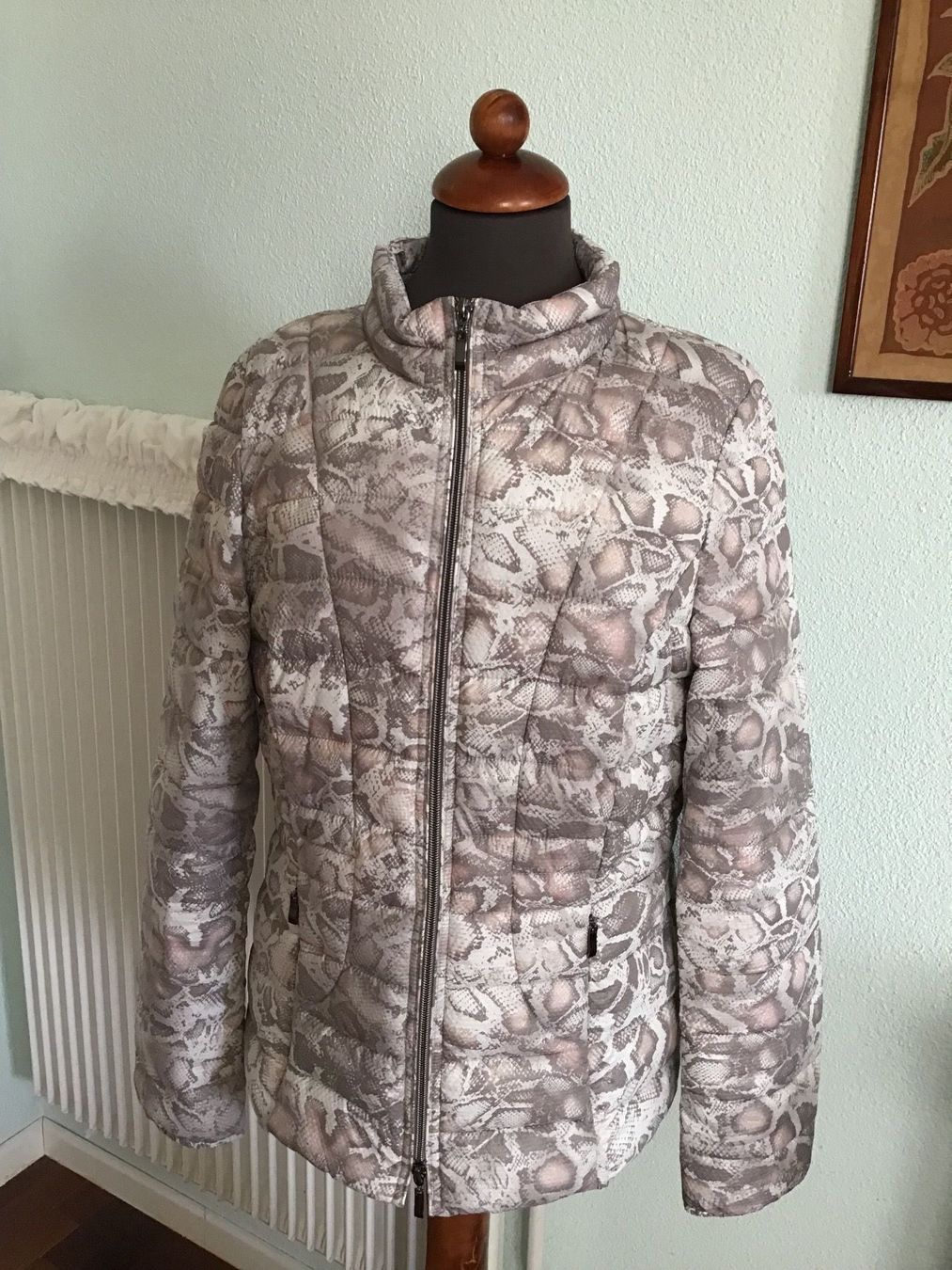 Bonita Jacken: BONITA wattierte Steppjacke Pythonprint Gr. 38/40 – Gebraucht aus Besazio von lionheart63 1