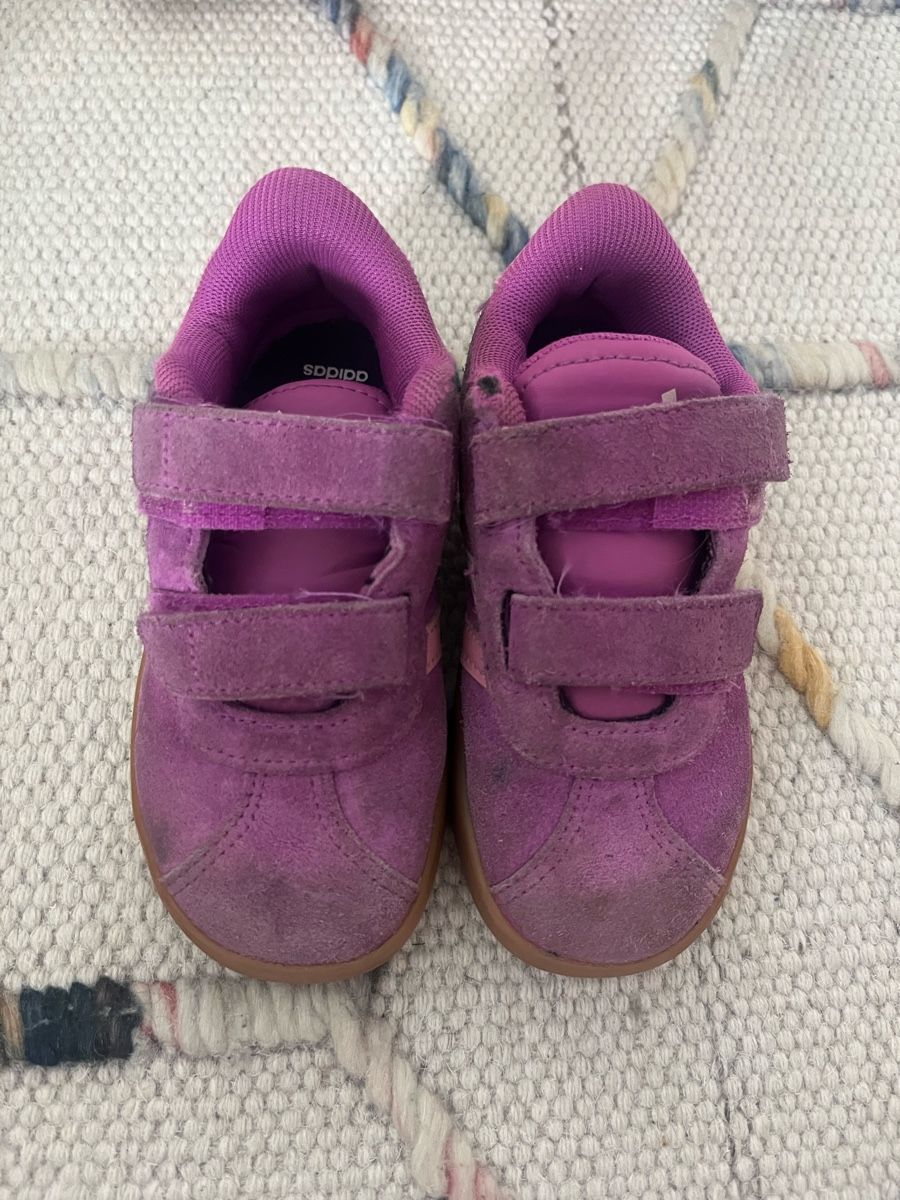 Schuhe für Mädchen: Adidas Mädchen Schuhe – Gebraucht aus Zürich von torokbalint84 1