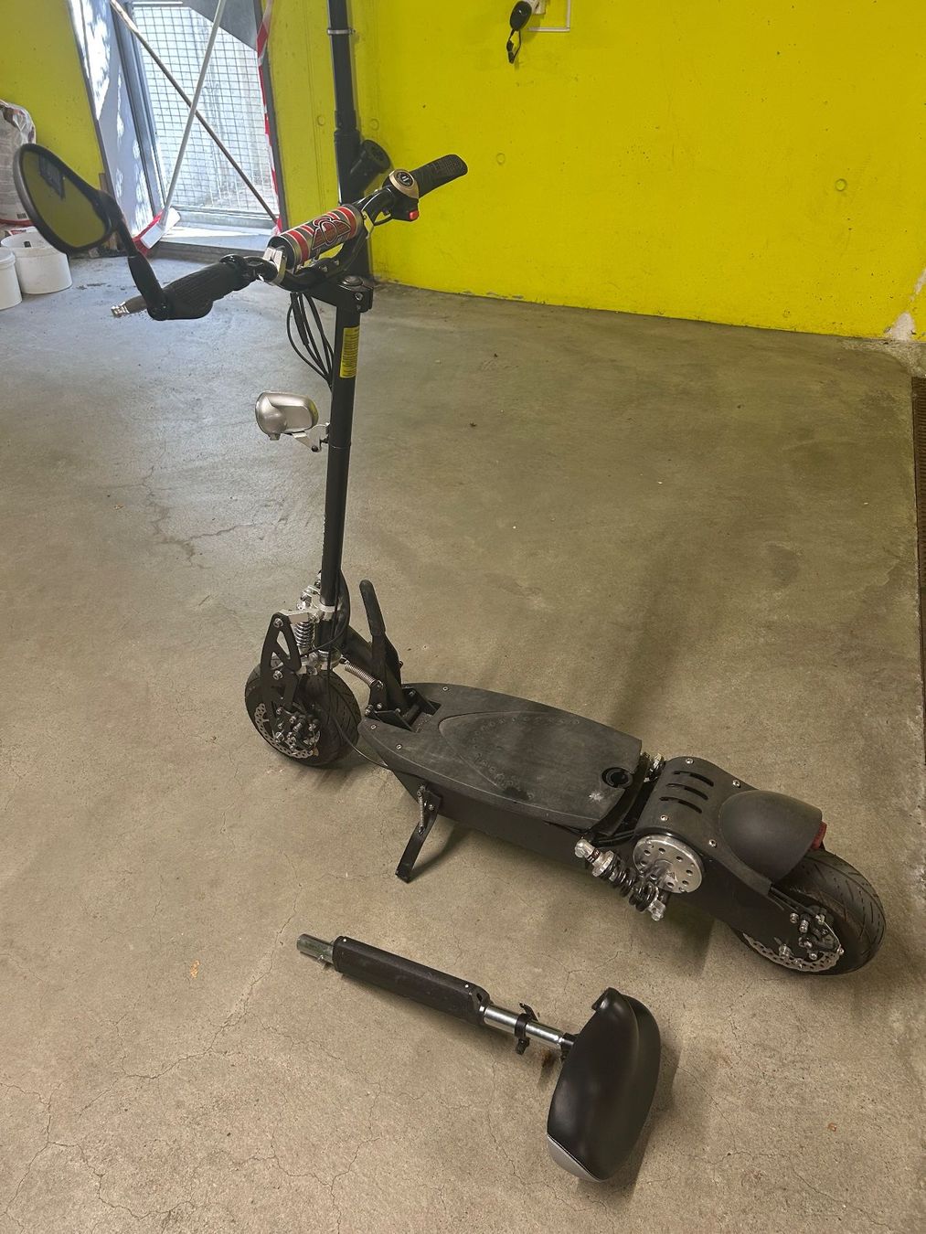 Scooter: Elektro - Scooter "Highper" – Usato da Opfikon venduto da Unicki 1