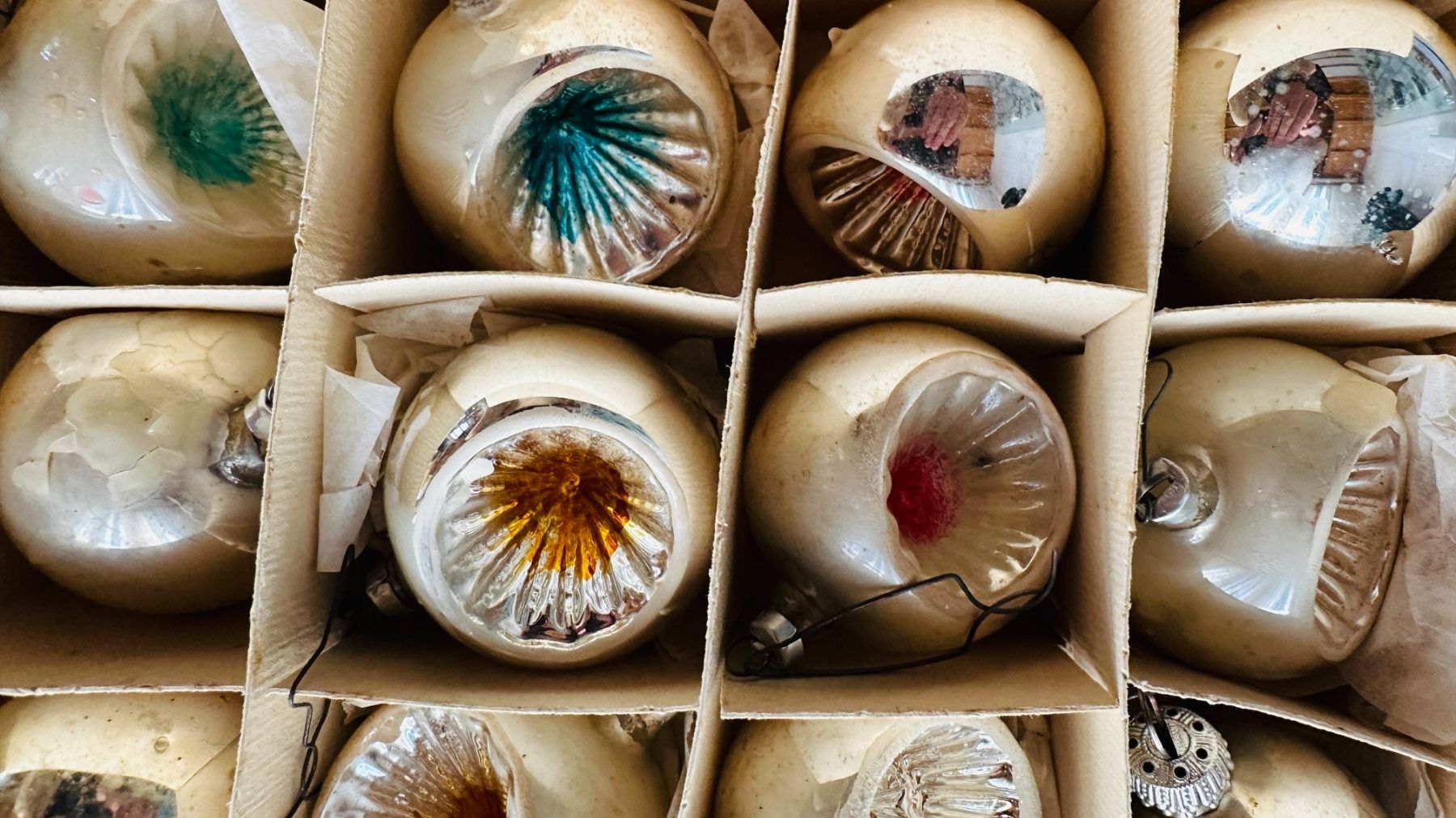 Alle Dekorationen: Weihnachtsbaum Kugeln und Decor – Gebraucht aus Hilterfingen von Tomz 3