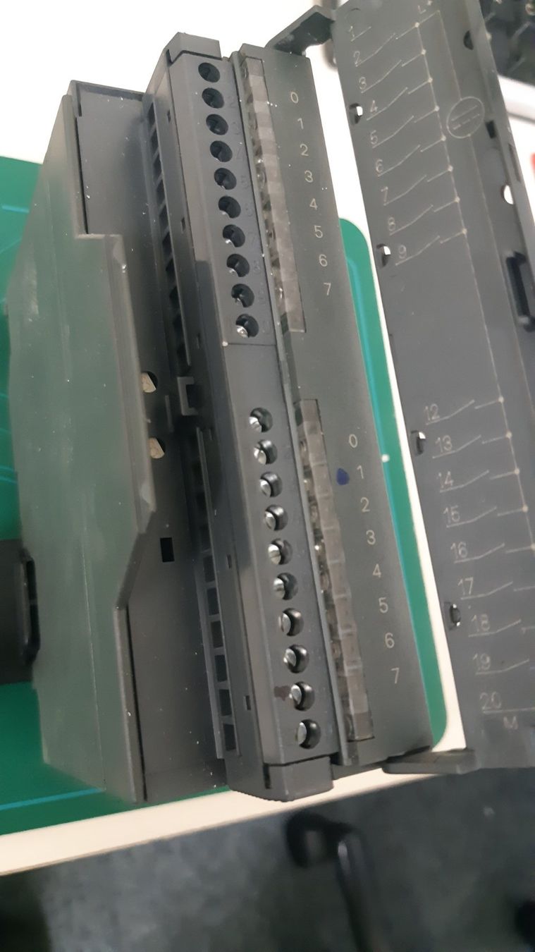 Siemens Componenti elettronici: Siemens S7-300 Modul – Usato da Fehraltorf venduto da ust_57 1