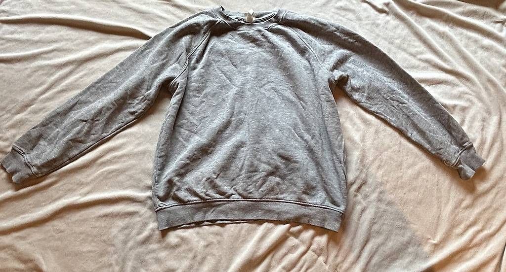 Pulls & Sweat-shirts: Pullover grau – D'occasion à Trub par elinschleiderschrank 1