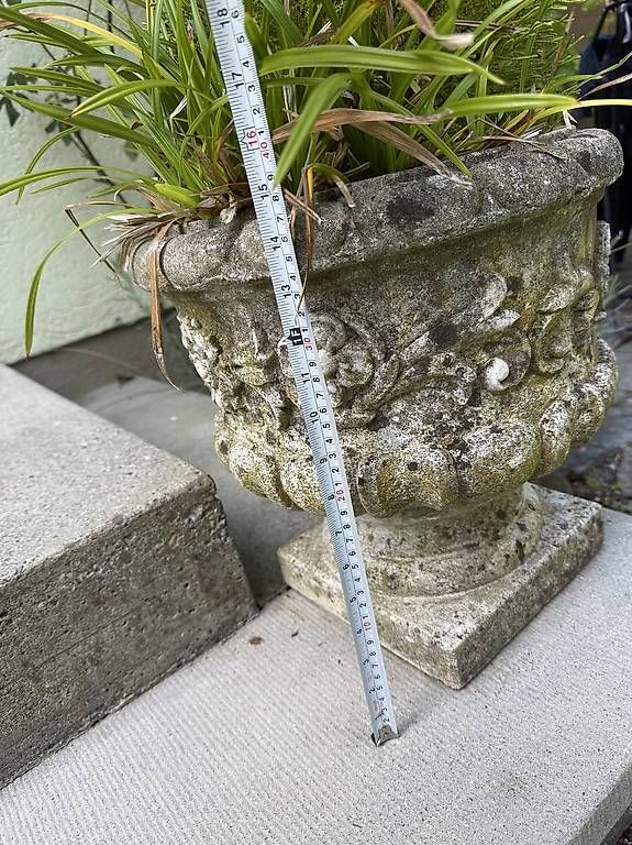 Vasi per fiori: Blumengefäss aus Beton – Usato da Rüschlikon venduto da Sonnenschein567 1