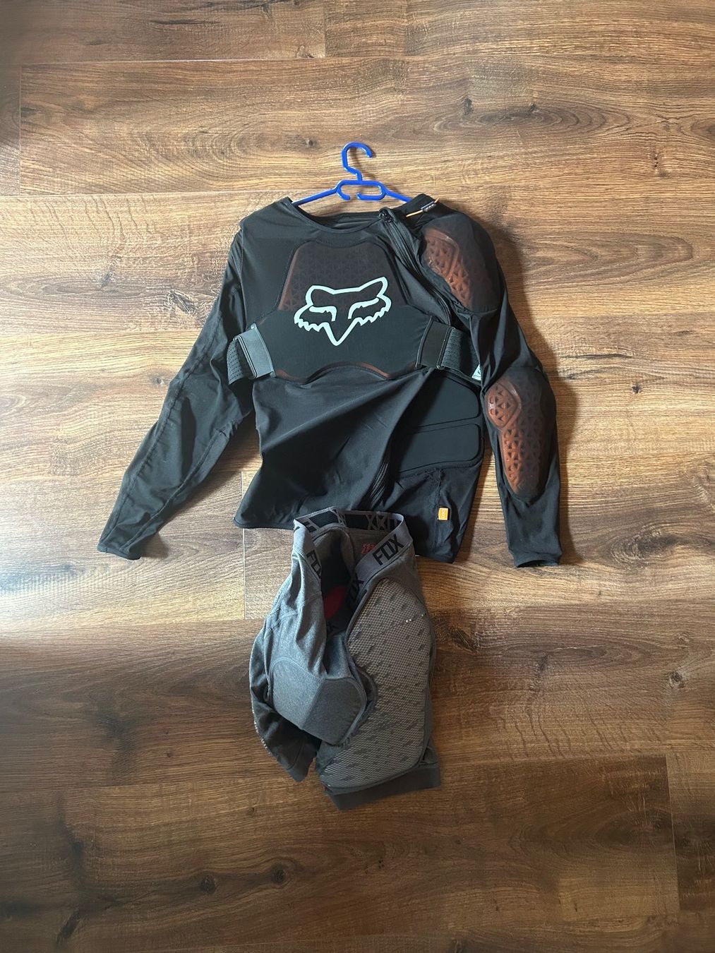 Fox Schutz & Schoner: FOX Protektorenjacke und Hose – Gebraucht aus Unterlangenegg von Thl_2072
