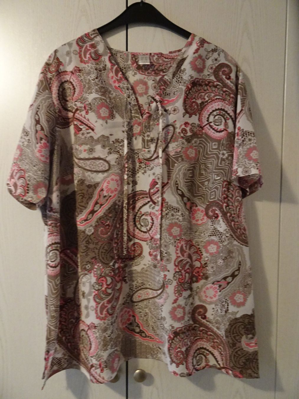 Camicette: Blusenshirt Kurzarm, Gr. 50 – Usato da Winkel venduto da rsuzh