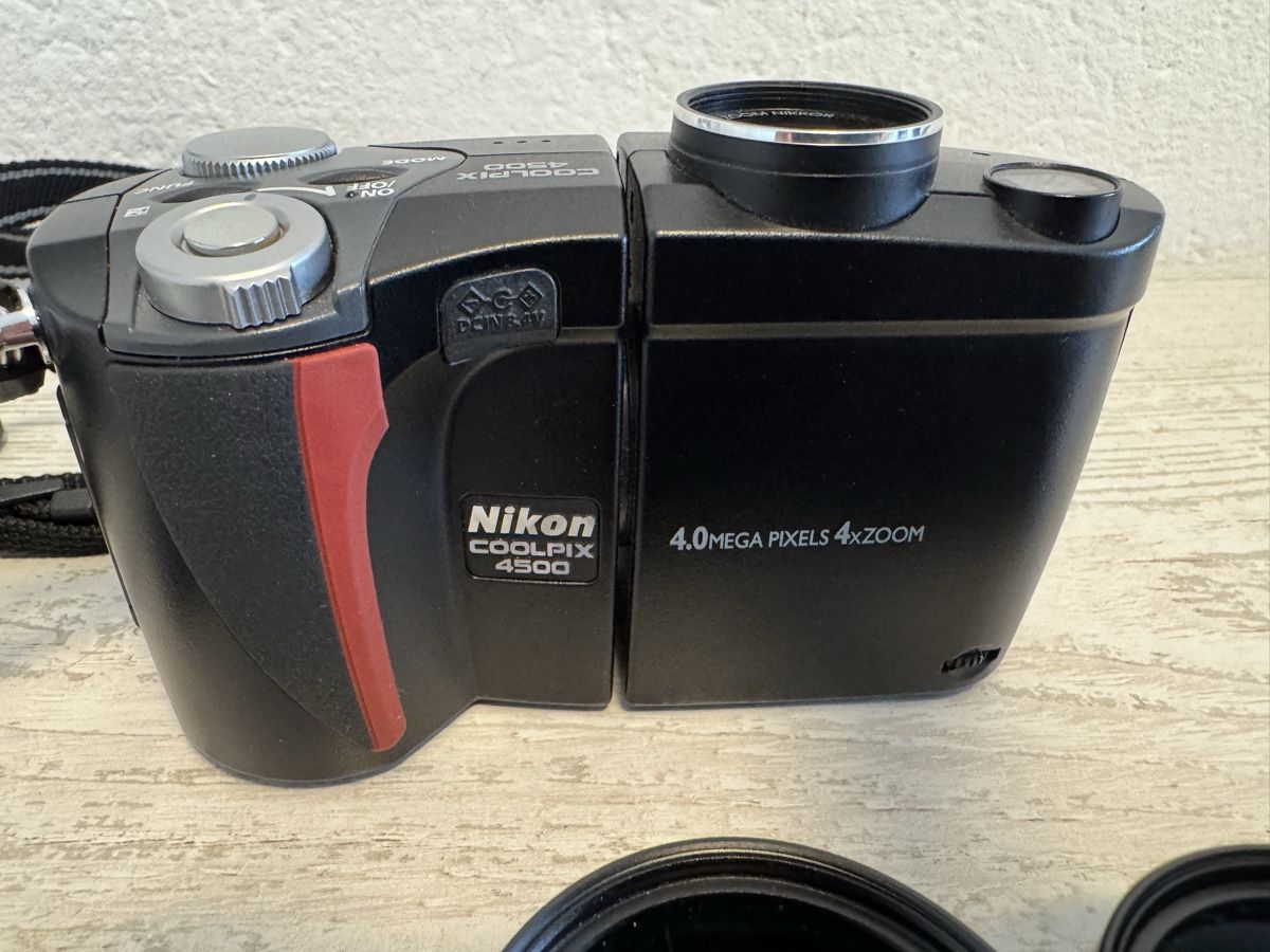 Nikon Appareil photo: Nikon coolpix 4500 Digitalkamera – D'occasion à Zunzgen par milesdavis76 2