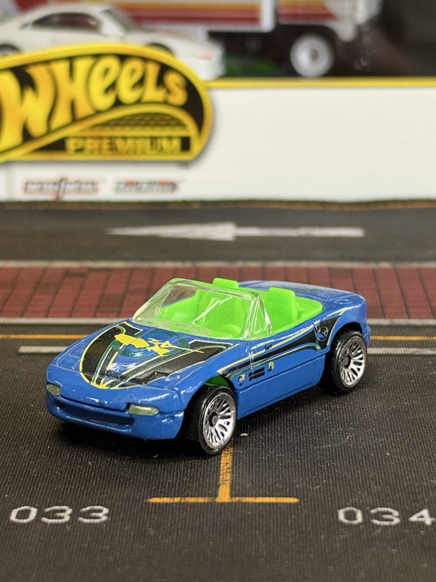 Hot Wheels Modellini d'auto: Hot Wheels Mazda MX-5 bleue, état usagé – Usato da rolle venduto da Noma-collectible 1
