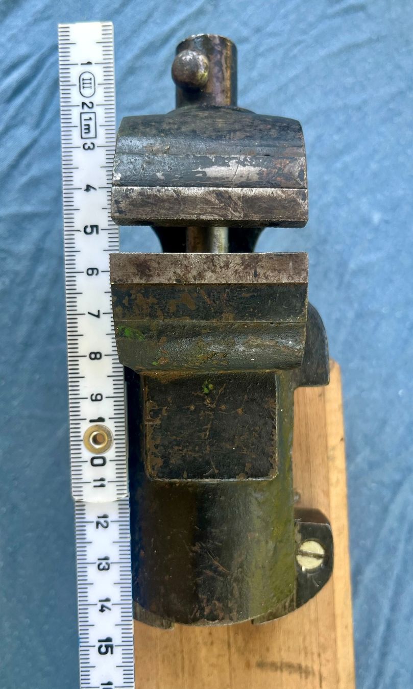 Tutti gli attrezzi: Schraubstock 40mm vintage – Usato da Nassenwil venduto da Swissorion 4