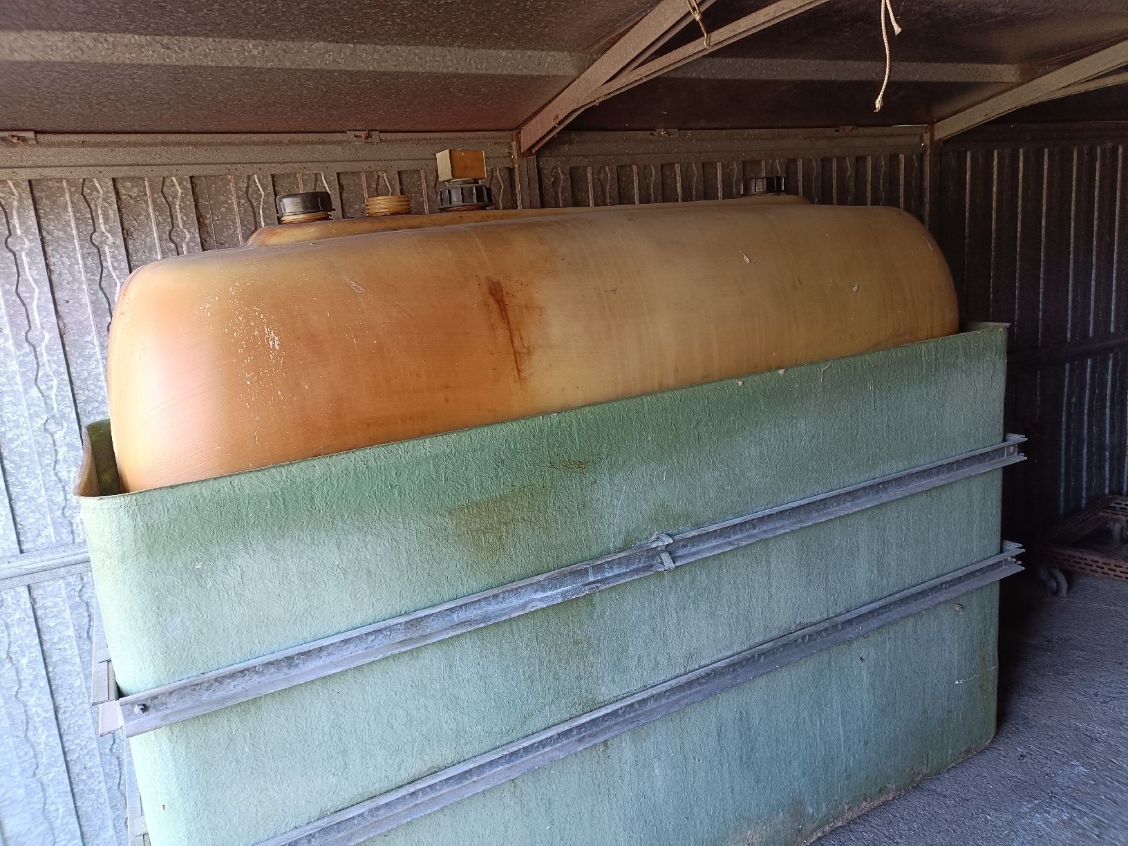 Riscaldamento: Öeltank 2000 Liter mit Auffangwanne  – Usato da Dällikon venduto da sts_99cn 1