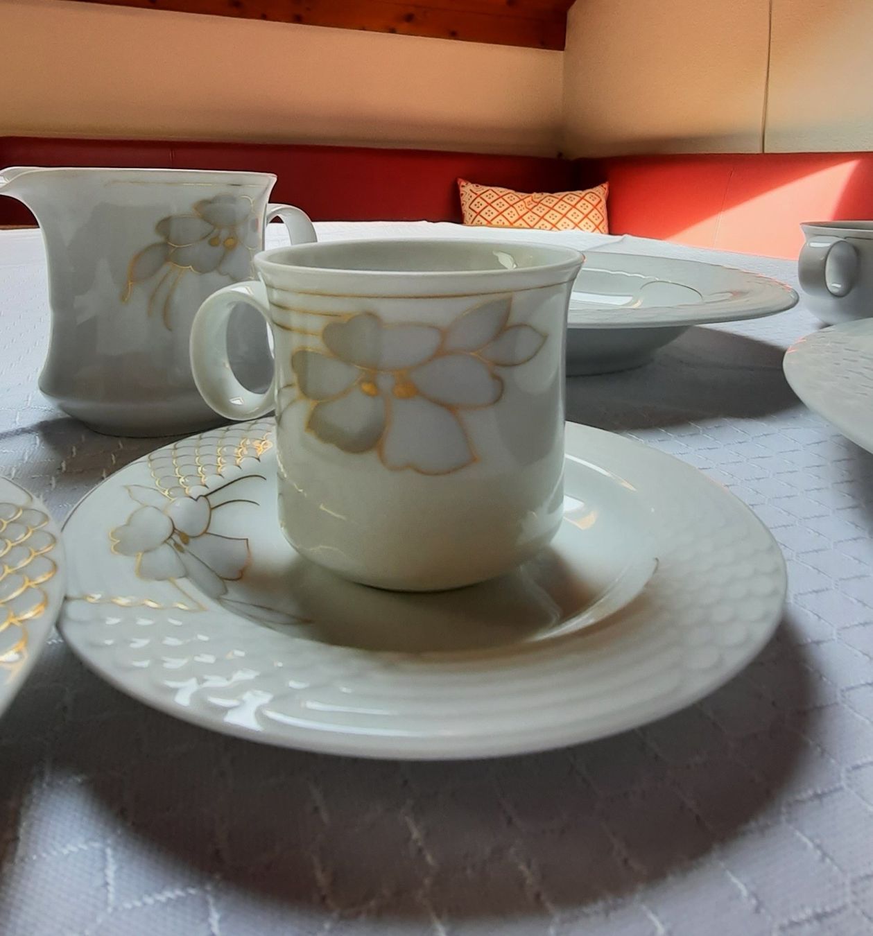 Hutschenreuther Set di piatti: Essgeschirr Service 8-teilig komplett – Usato da Birmensdorf ZH venduto da jukeboxfascination 2