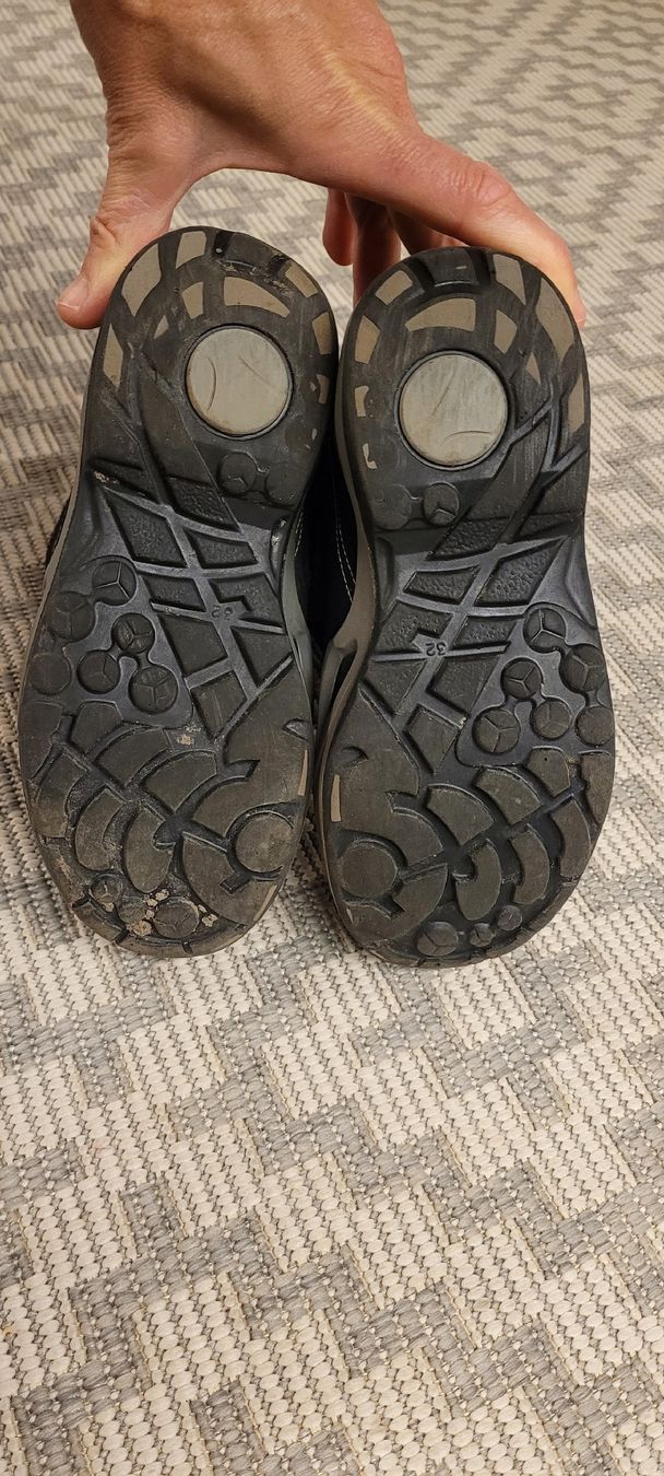 Lowa Scarpe per ragazzi: Winterstiefel Gr. 32 – Usato da Windisch venduto da roumetm 1