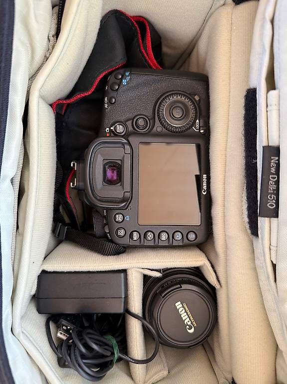 Canon Fotocamera: Canon EOS 7D Set mit Tasche zu verkaufen – Usato da Münchenstein venduto da Cheroundoloo 1