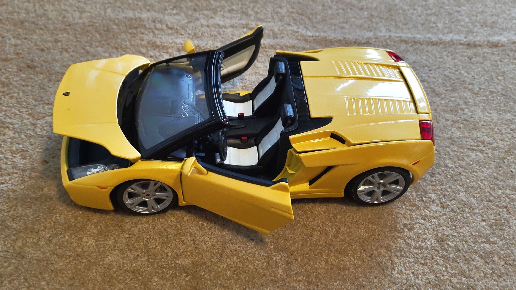 Lamborghini Modellini d'auto: Lamborghini Gallardo Spyder Model, Yellow, Collect! – Difettoso da Glattbrugg venduto da har_jgc7 4