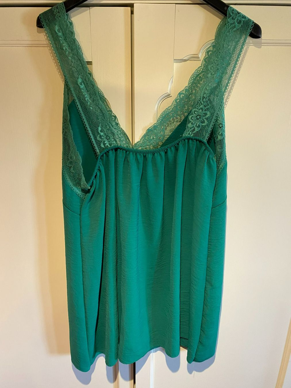 Top: TRÄGER SPITZEN TOP DAMEN,GRÜN – Nuovo e nell'imballaggio originale da Meienried venduto da ManuelaBoutique 6