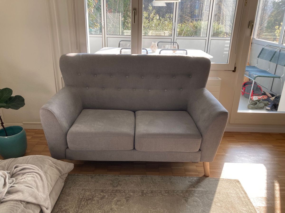 Sofas: Canapè Sofa 2 platz grau stoff – Gebraucht aus Volketswil von elefant73