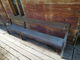Grand banc rustique en bois patiné, 281 cm