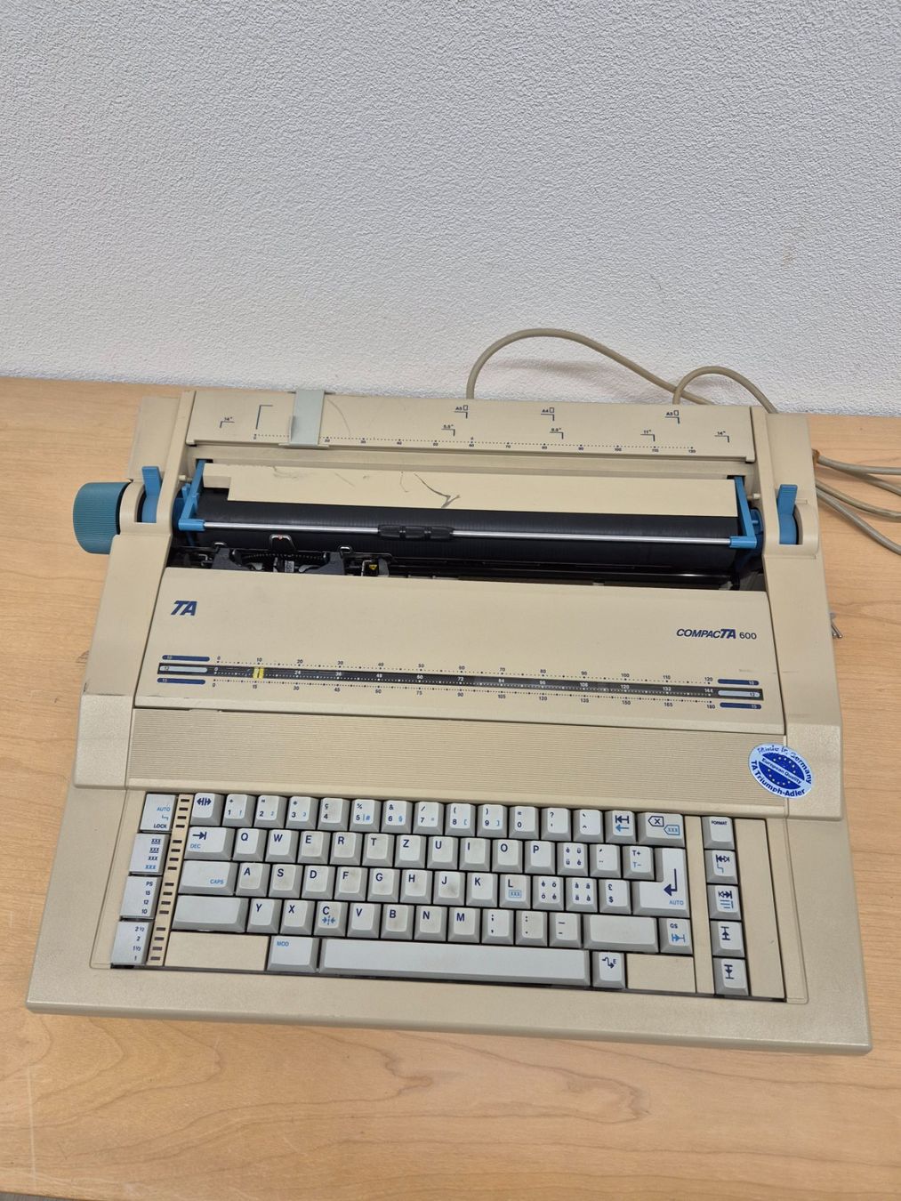 Macchine da scrivere: Schreibmaschine  TA Compact TA600 – Difettoso da Elgg venduto da computerbrocki