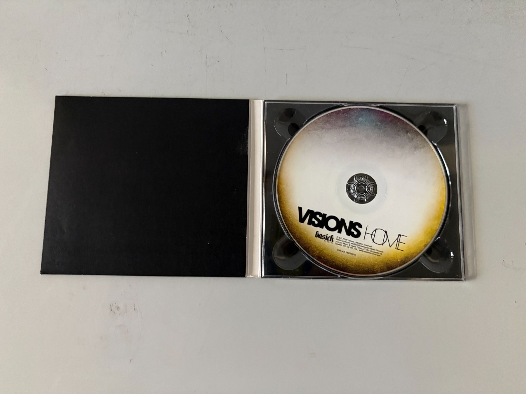 CDs: VISIONS Home CD Digipak Mathcore Metalcore HC – Gebraucht aus Wiedlisbach von Andrisa