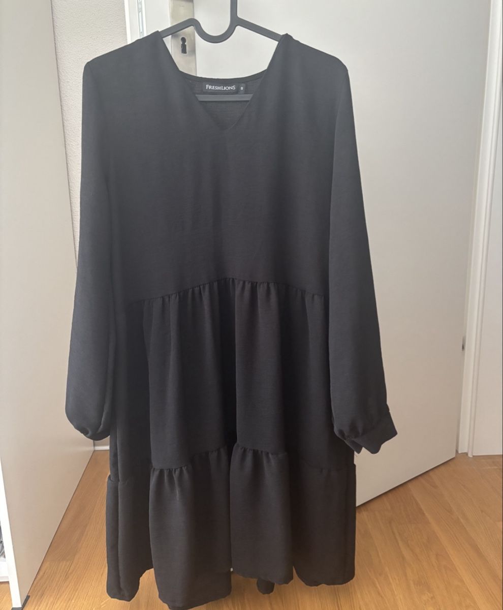 Robes: Schwarzes Sommer Kleid – D'occasion à Kehrsatz par luc_vs5c